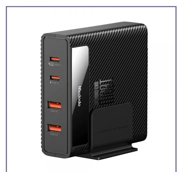 توان خروجی آداپتور چهار پورت چندکاره مک دودو 100 وات برابر با 100W است و ولتاژ ورودی آن برابر با 100V-240V است. تکنولوژی به کار رفته در آداپتور 4 پورت مک دودو اجازه می‌ دهد تا توان بین 4 پورت تقسیم می شود
